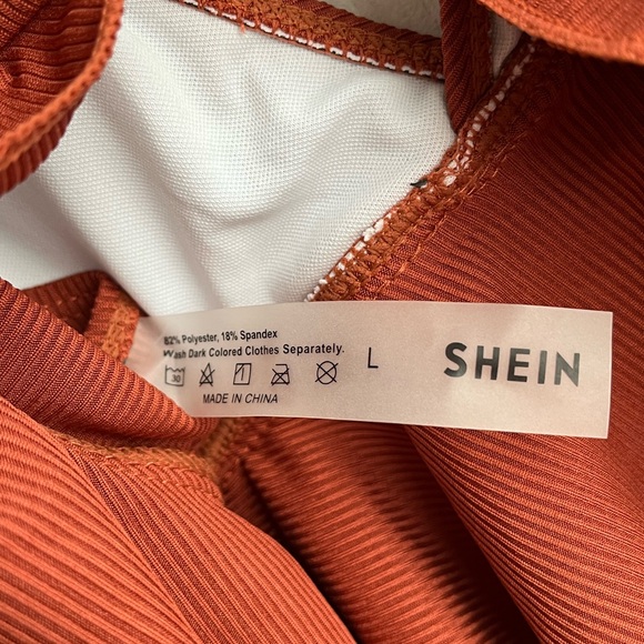 NWOT Ruffled Bikini Top - Picture 3 of 3